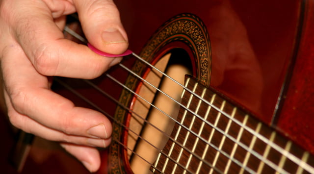 Guitar-Classic-3.jpg
